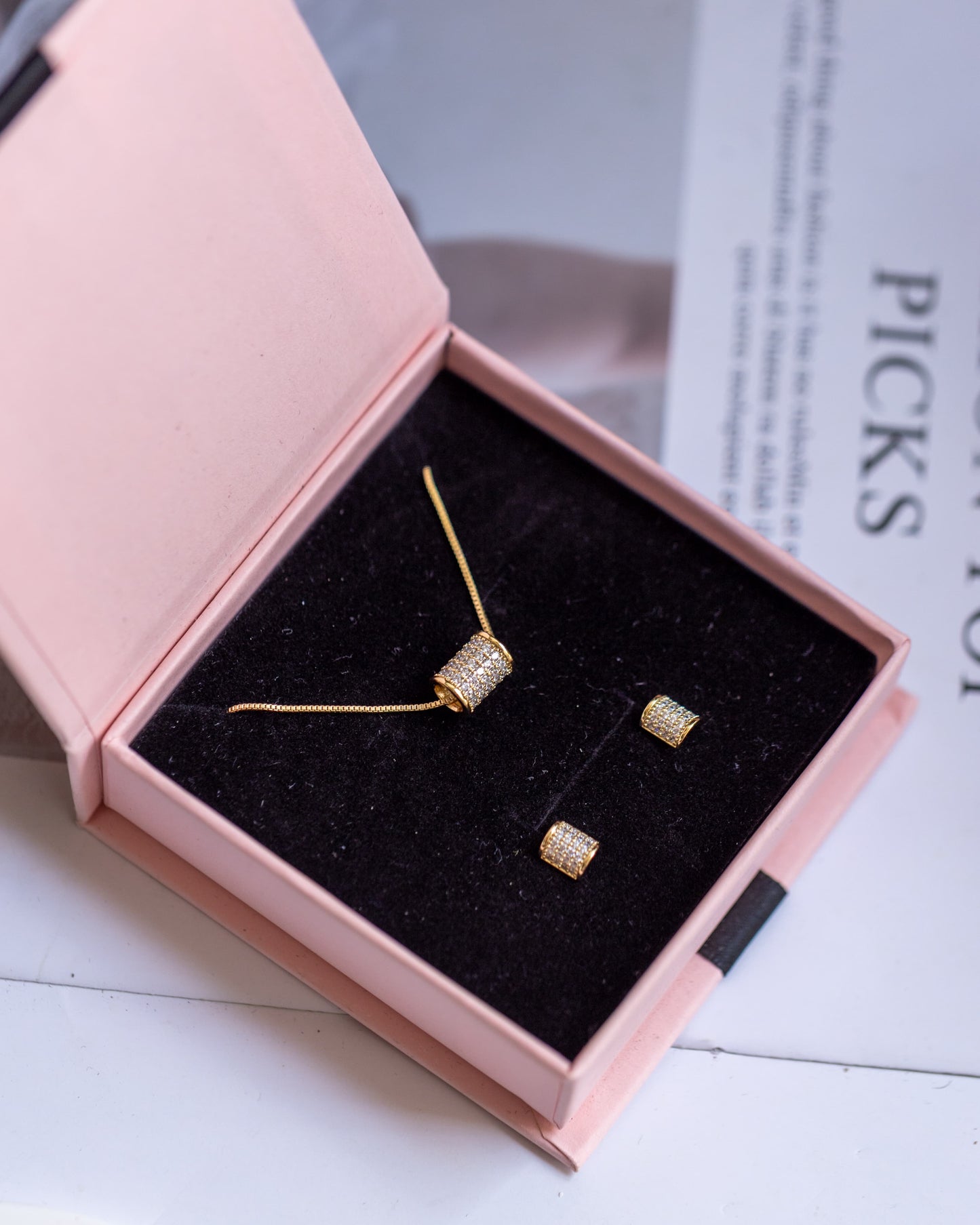 Xupin Rose Gold Cylindrical Barrel Jewelry Set – Crystal Pavé Pendant & Stud Earrings