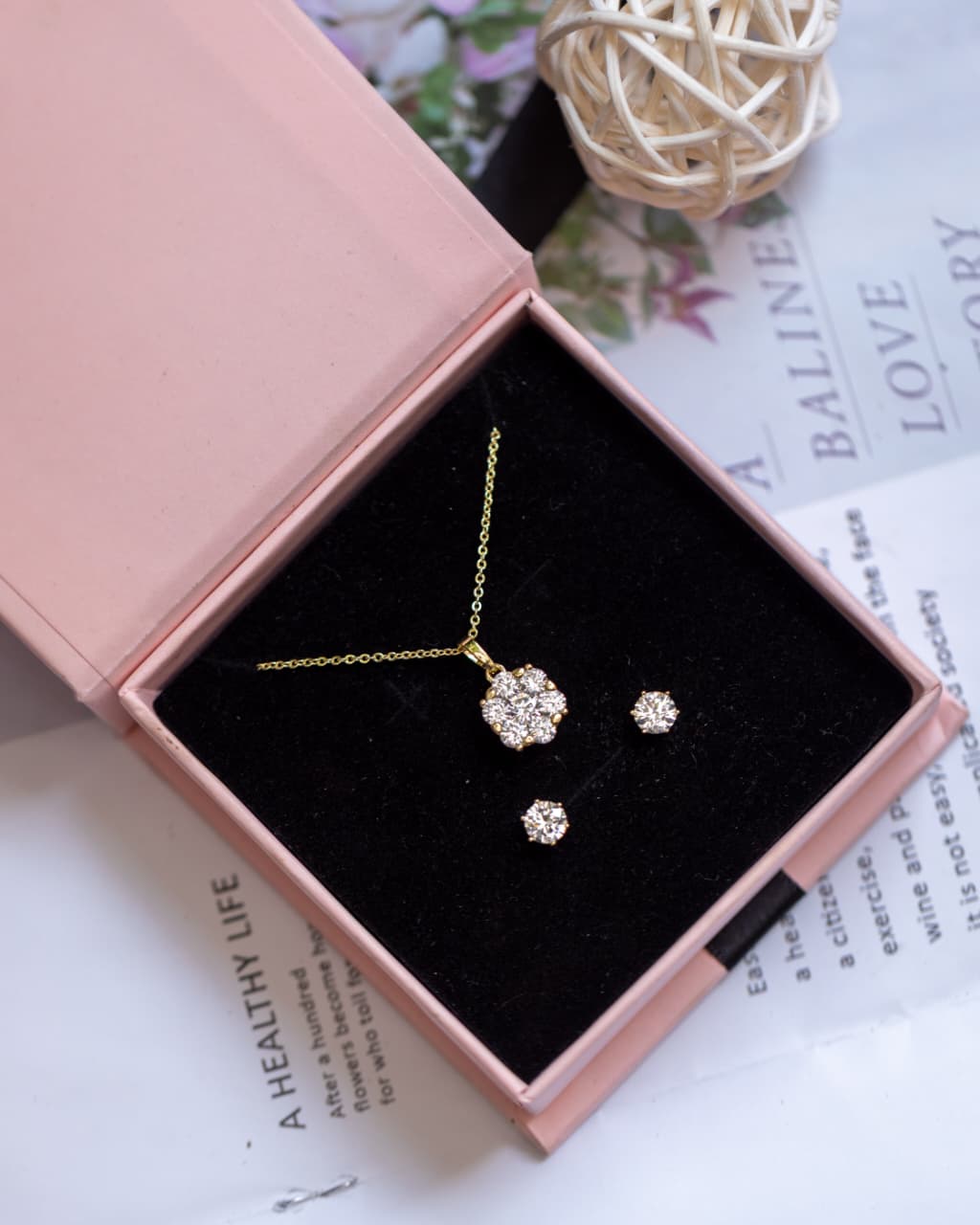 Xupin Floral Crystal Necklace & Stud Earrings Gift Set – Elegant Gold Plated Jewelry