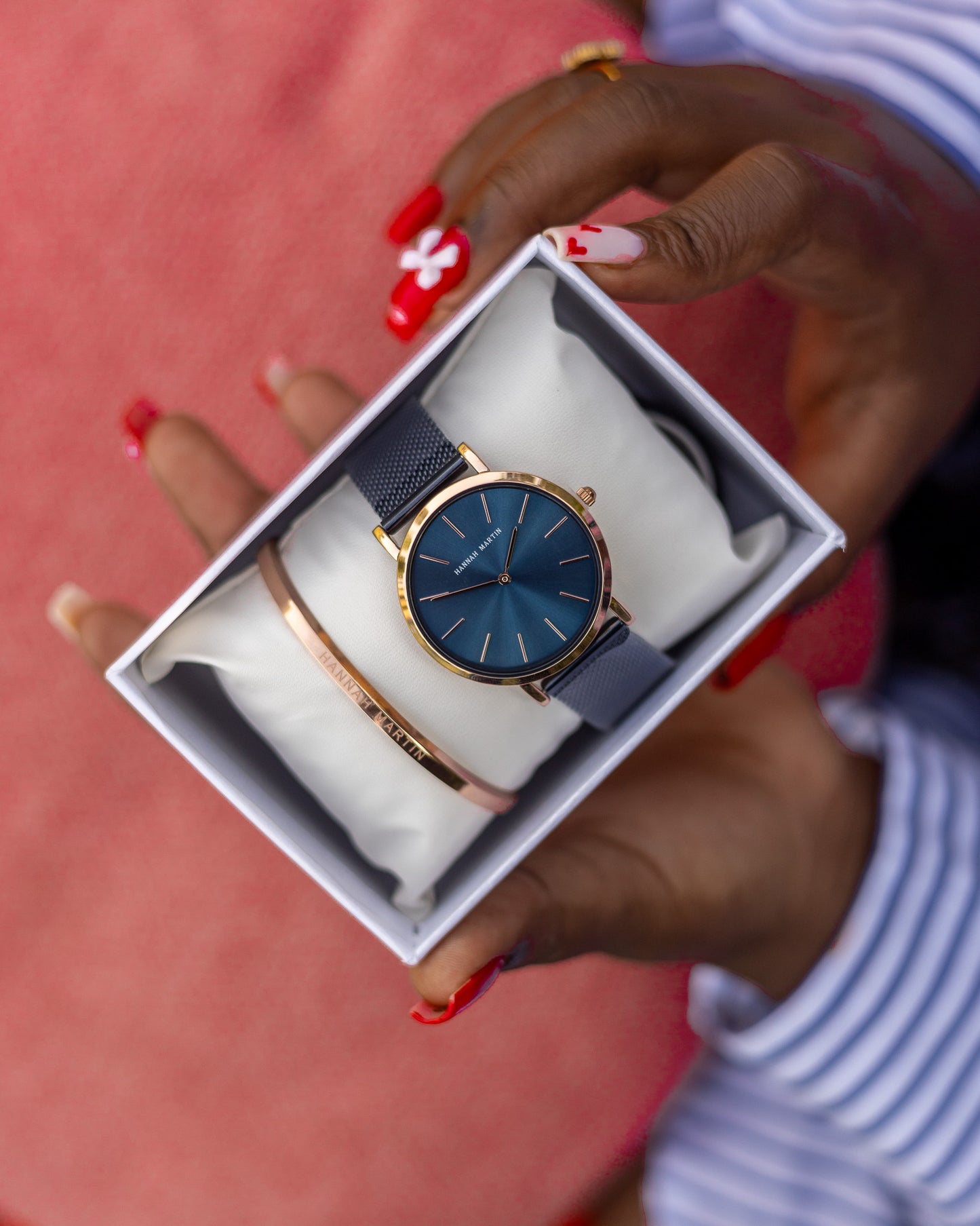 Hannah Martin Ladies Blue Mesh Watch & Bracelet Set – Rose Gold Detail