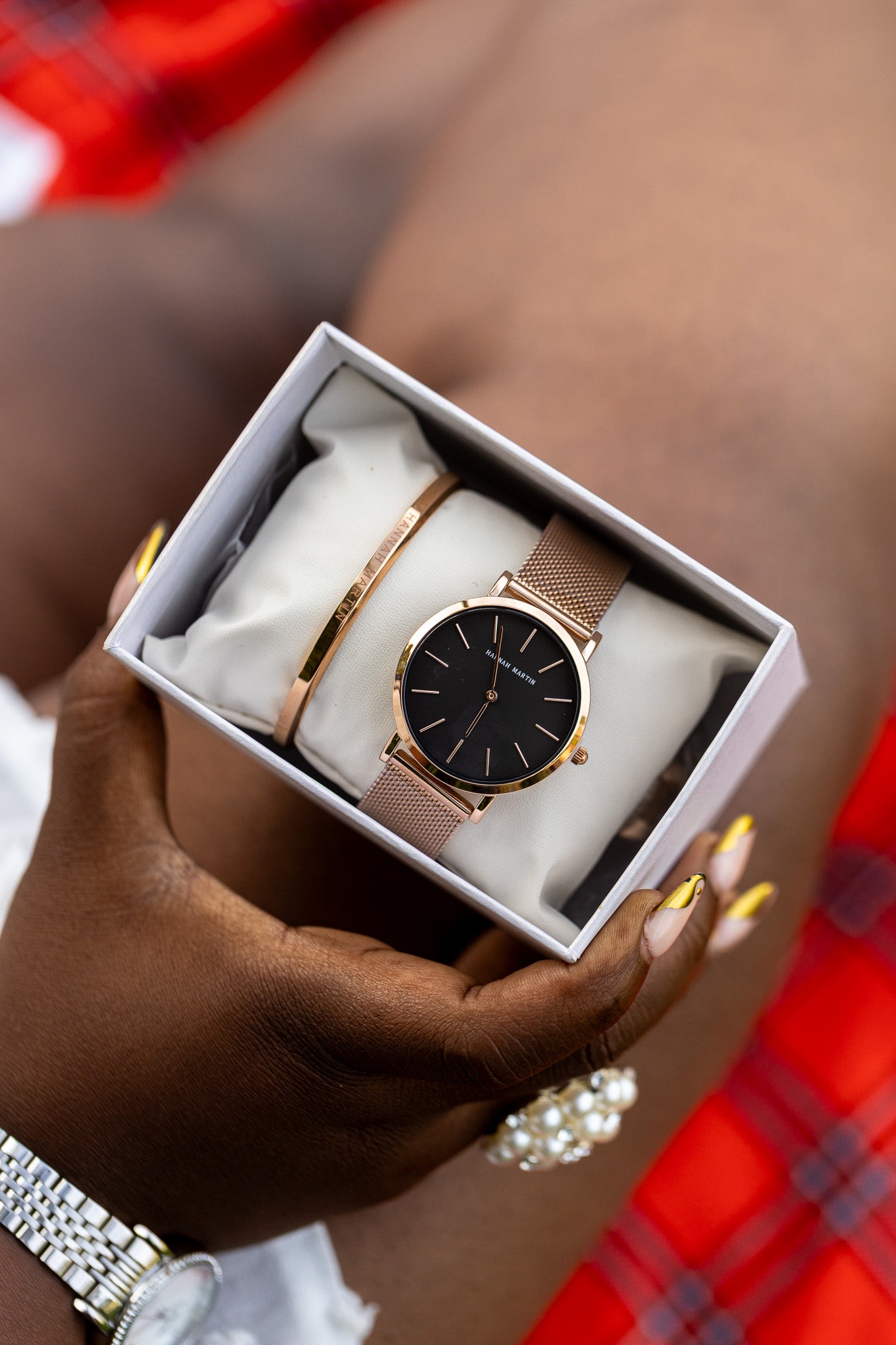 Hannah Martin Ladies Rose Gold Watch & Bracelet Gift Set – Black Dial (KES 3,800)