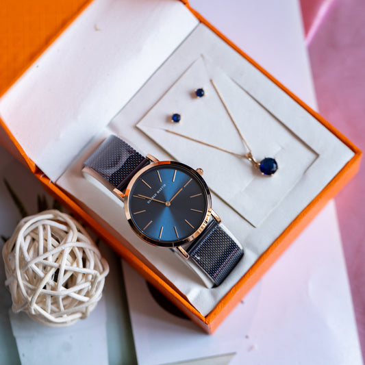 Hannah Martin Two-Tone Elegance – Timeless Sophistication (KES 4,500)