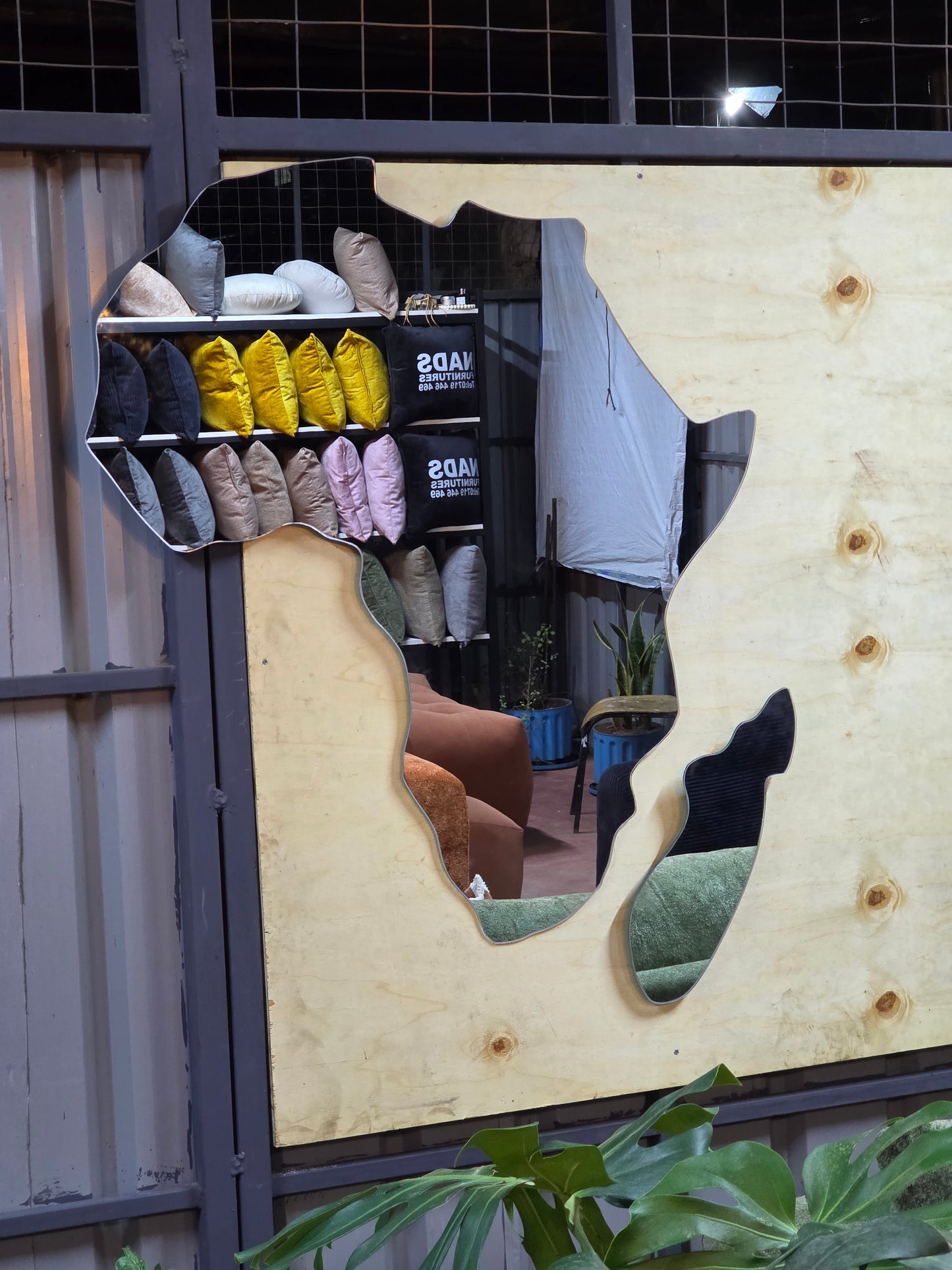 Africa-Shaped Wall Mirror – Decorative Statement Piece