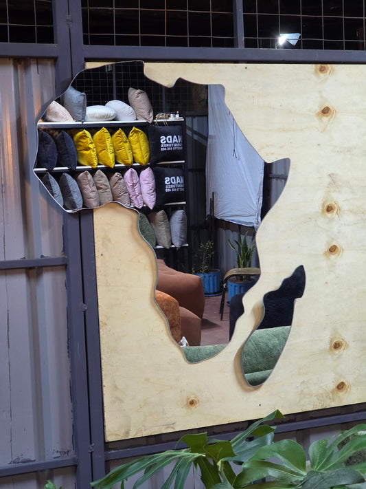 Africa-Shaped Wall Mirror – Decorative Statement Piece