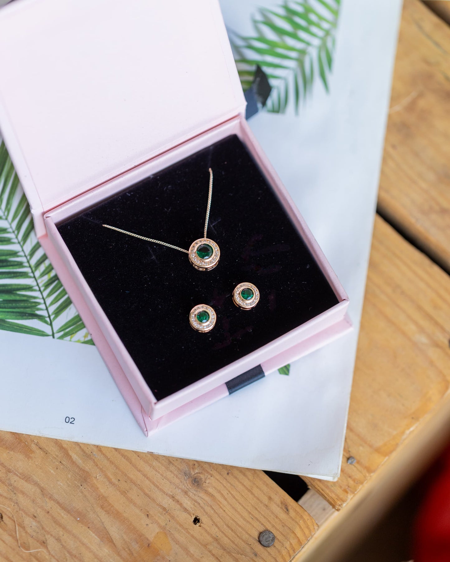 Xupin Emerald Green Halo Crystal Jewellery Set – Necklace & Earrings | KES 2,000 | Valentines Gift Shop Nairobi