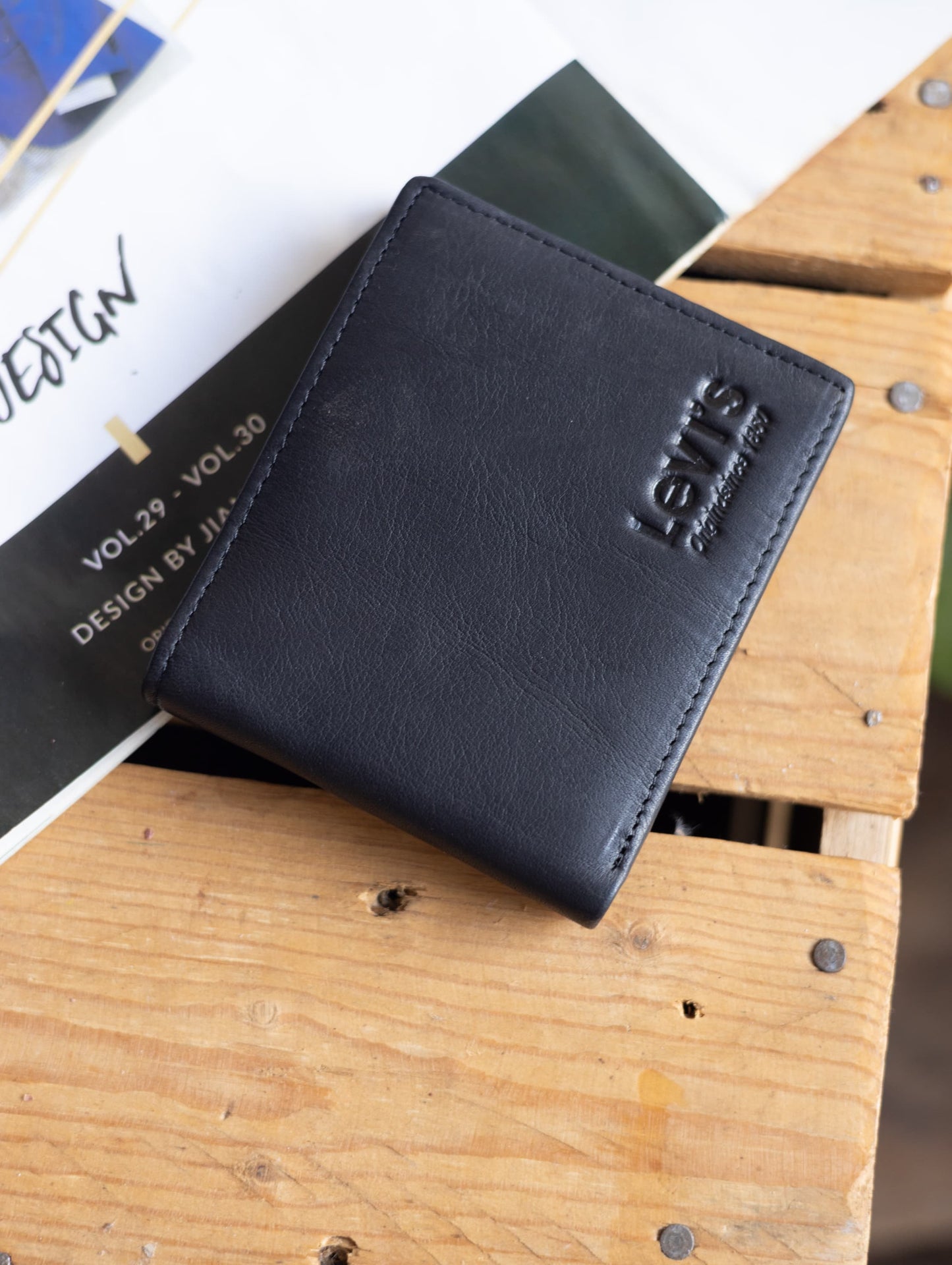 Men's Classic Leather Wallet — Black & Brown